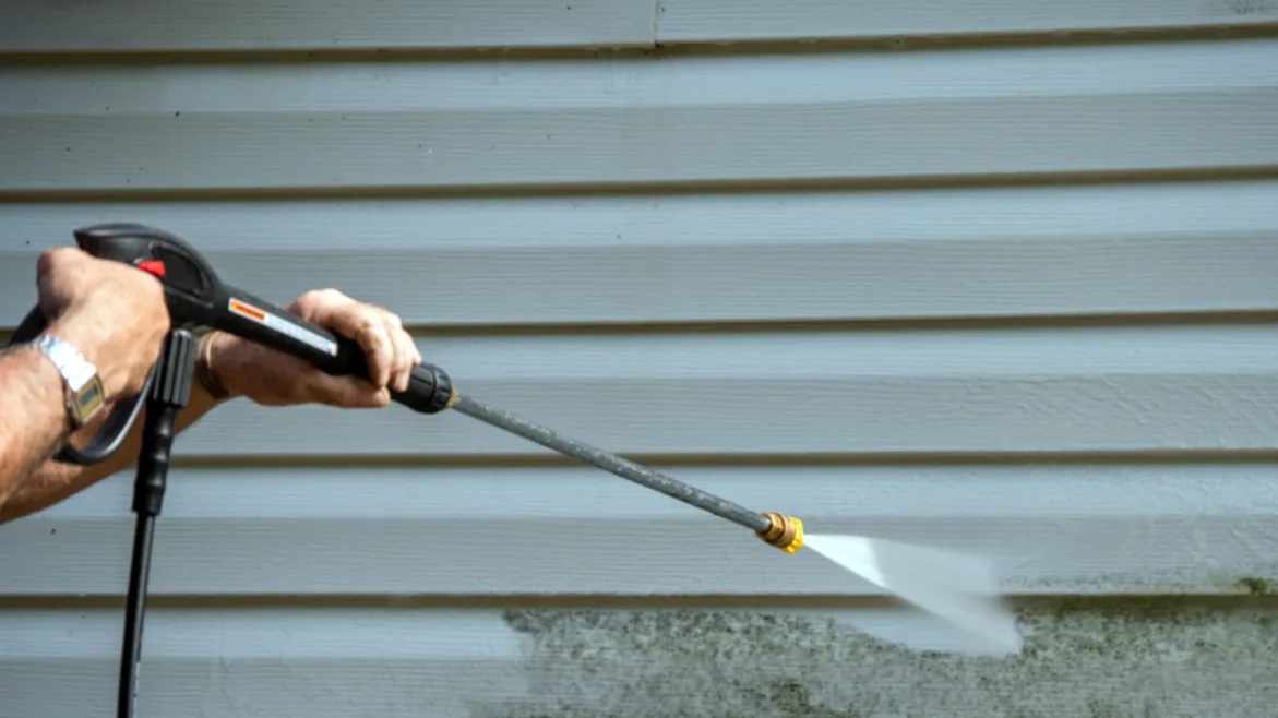 house wash pressure washing service Vancouver BC Canada